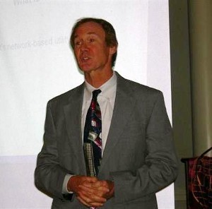 Thomas Wright, G-2/Army Southeast account manager, NetApp, addresses the chapter at its November meeting.